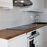 2Ndhomes Charming 1Br Apartment With Sauna In Loennrotinkatu
